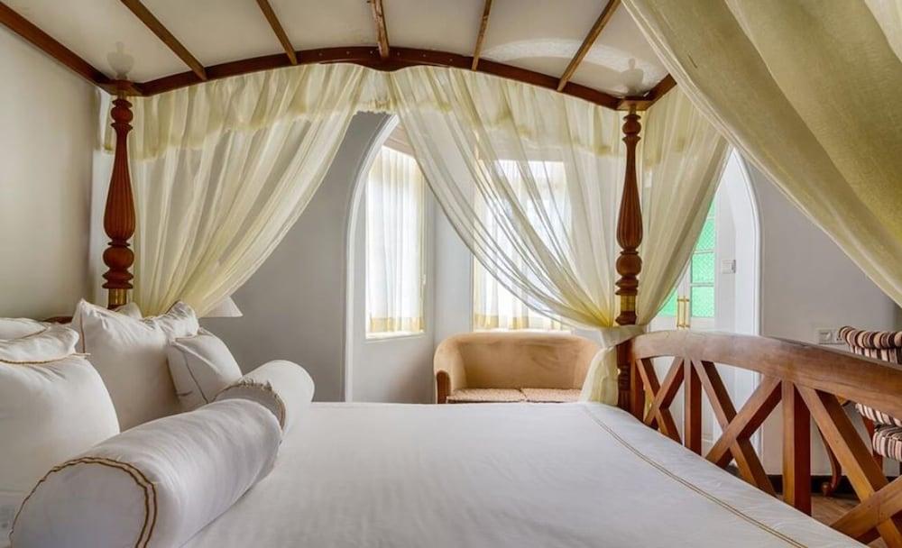 The Clovelly Bungalow