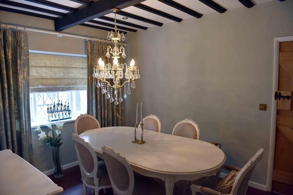 Luxury Cottage Near Windsor Castle