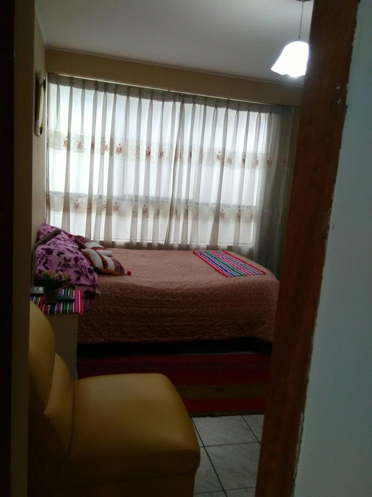 Shanell House - Hostel