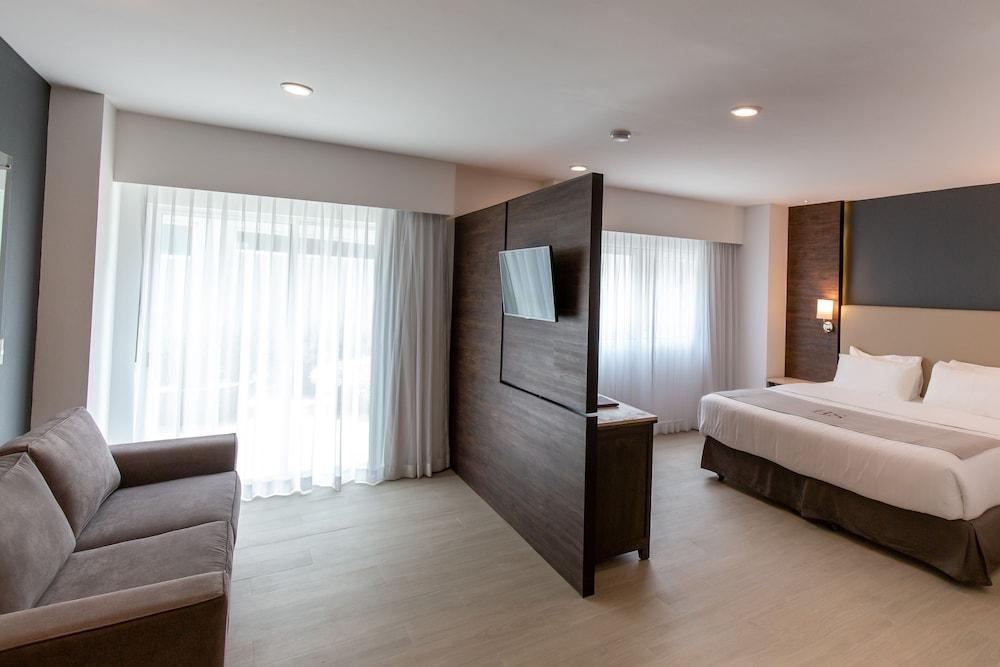 HS HOTSSON Smart León Centro Max