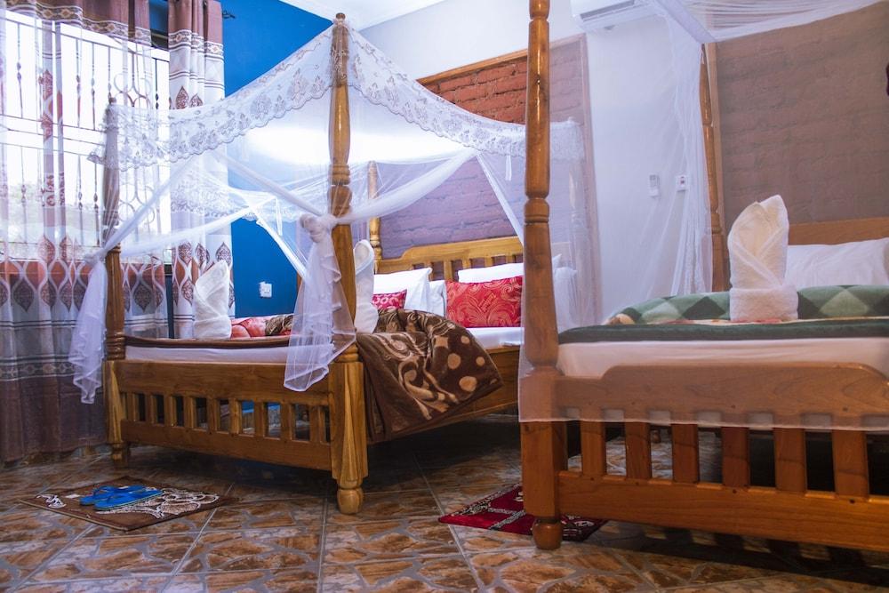 Mantis Lodge & Camping Site