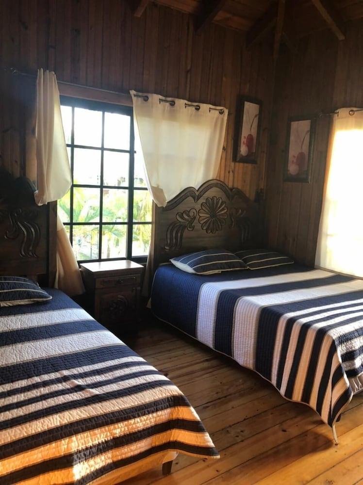 Paradise in Marbella Omoa