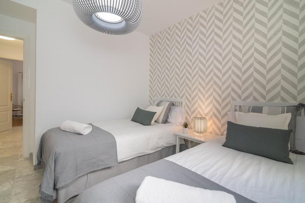 Whispering Palms Apartment