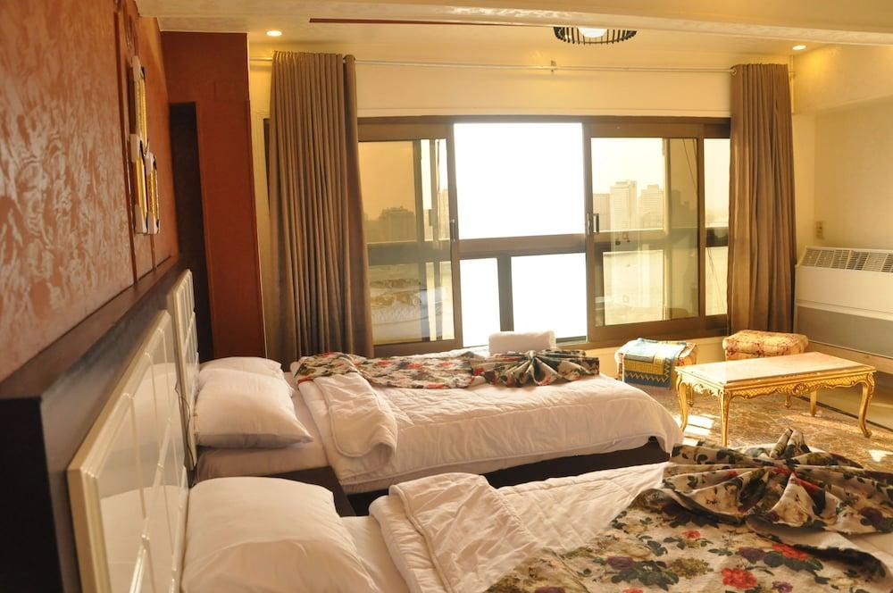 Nile sky hotel and suites