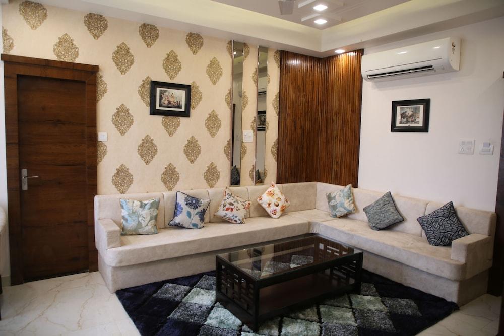 Hotel Neva Ji Palace