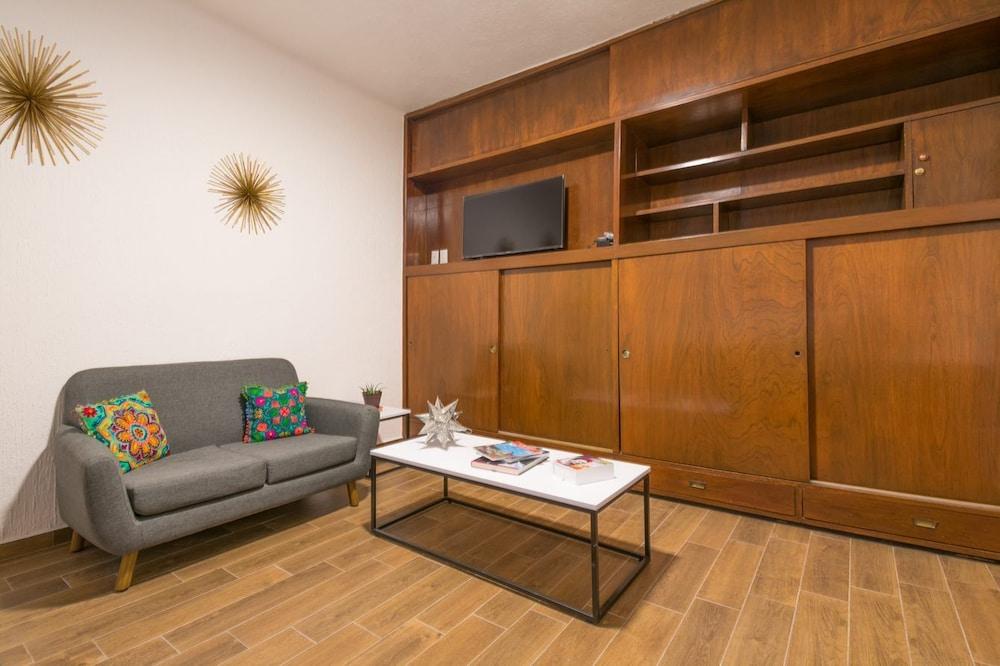 JUUB Colonia Roma at your doorstep.