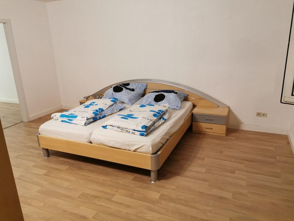 Nice Flat near Town Center & Wöhrder See