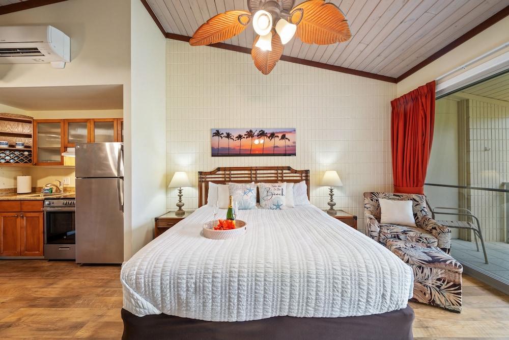 Napili Shores D229 Studio Bedroom Condo by RedAwning