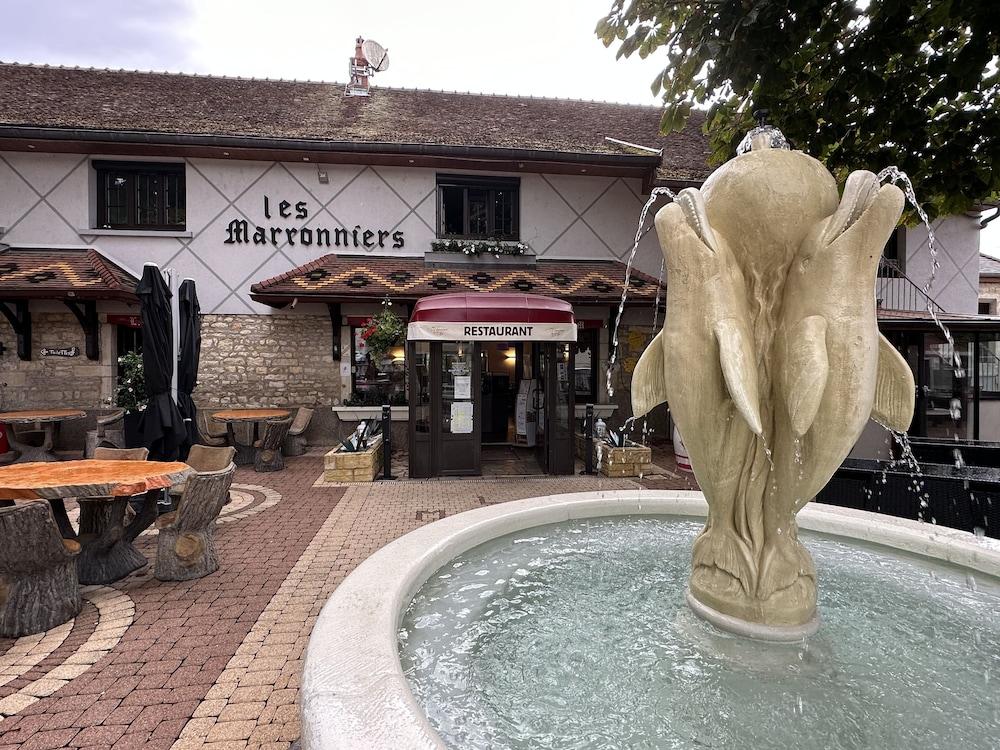 Les Marronniers d'Arc