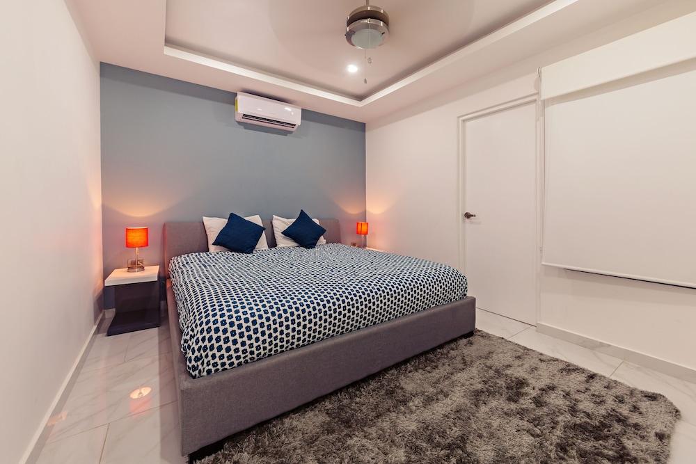 Mararena Family Apartments & Long Stay Living - Steps from 5th Avenue