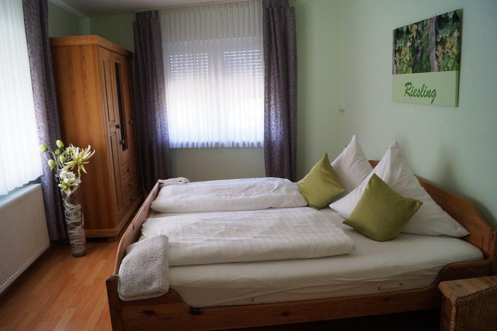 Gästezimmer  Weingut Peter