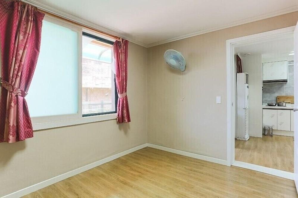 Byeonsan Dongguerami Pension