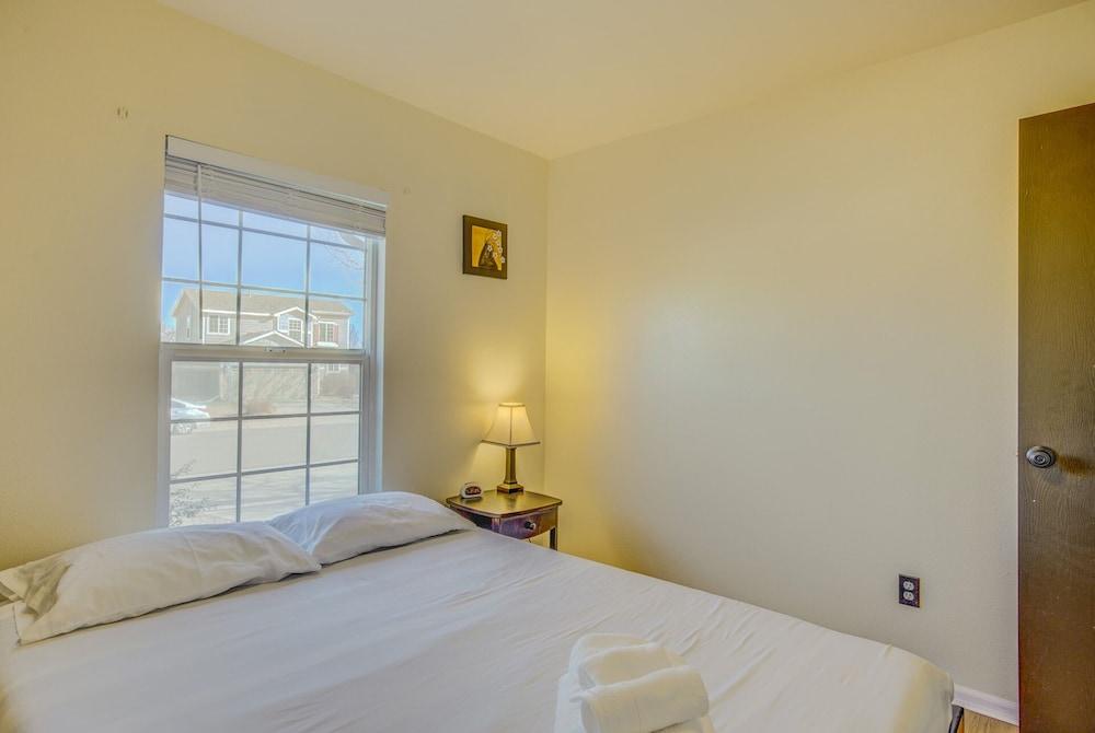 South Side COS & Ft. Carson Value Stay! Dogs OK!