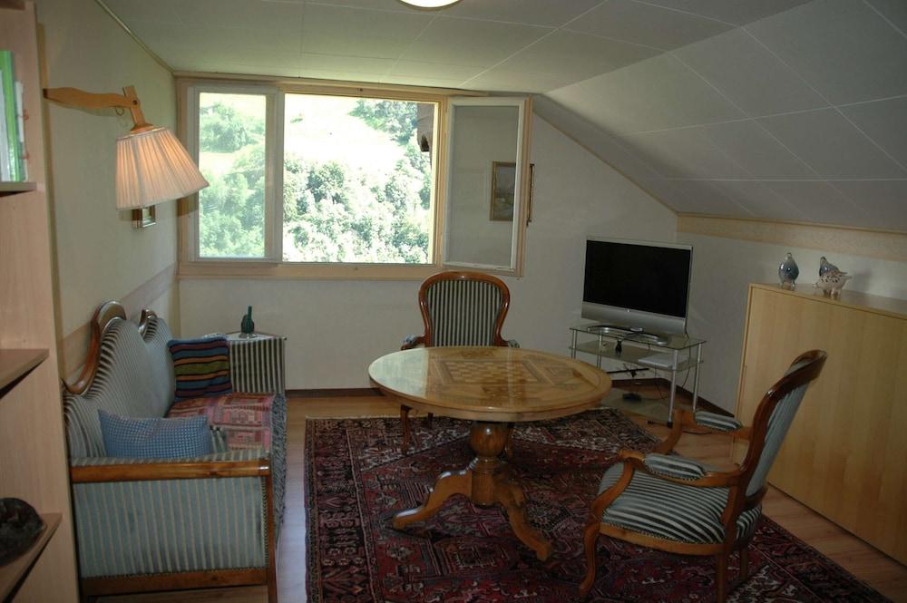 Charming Chalet Near Trails