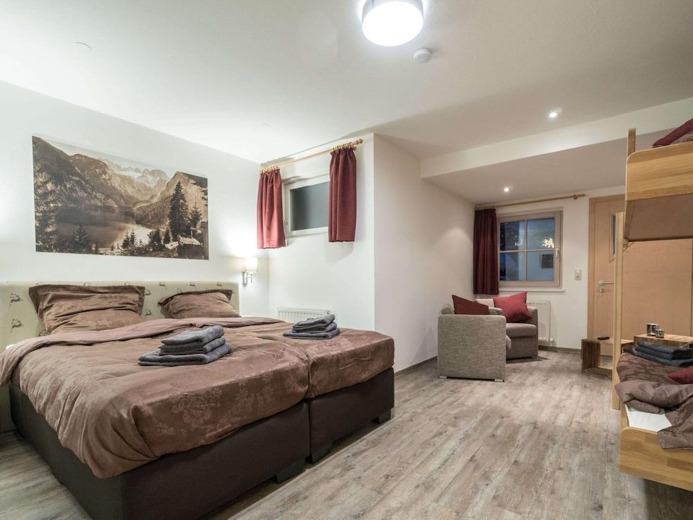 Tasteful Holiday Home in Hollersbach im Pinzgau With Garden