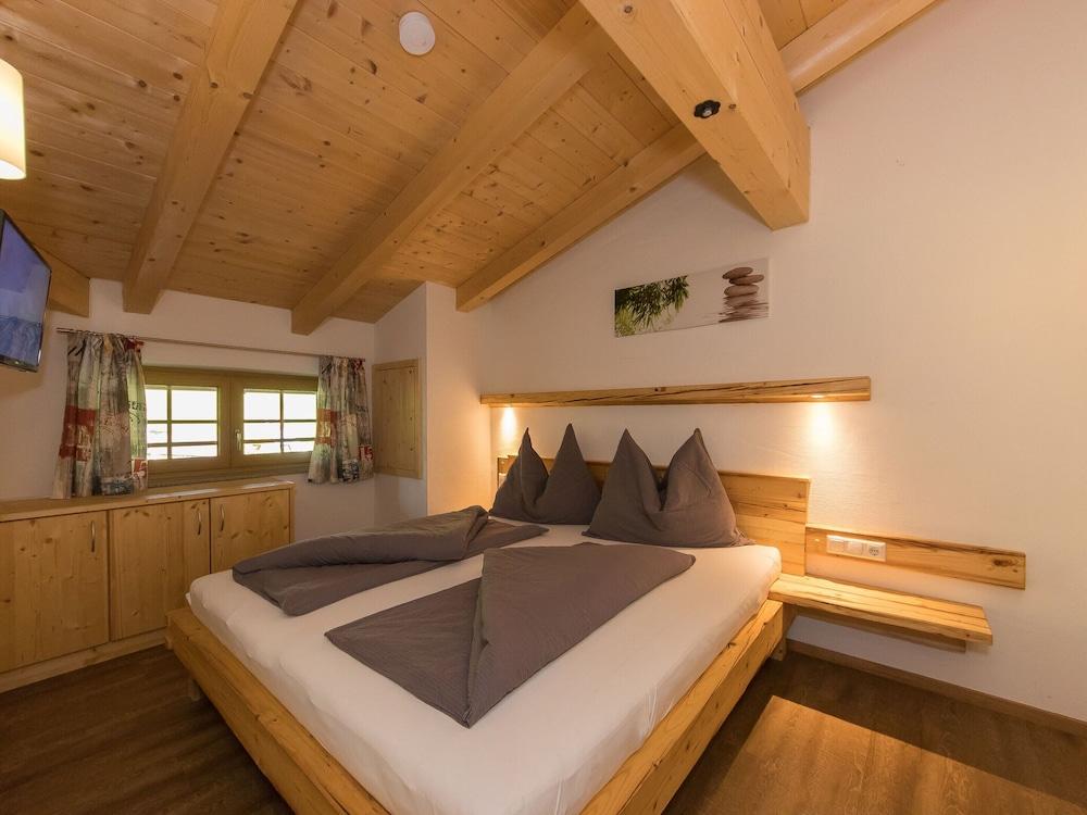 Apartment in Kaprun Ski-in Ski-out Slopes