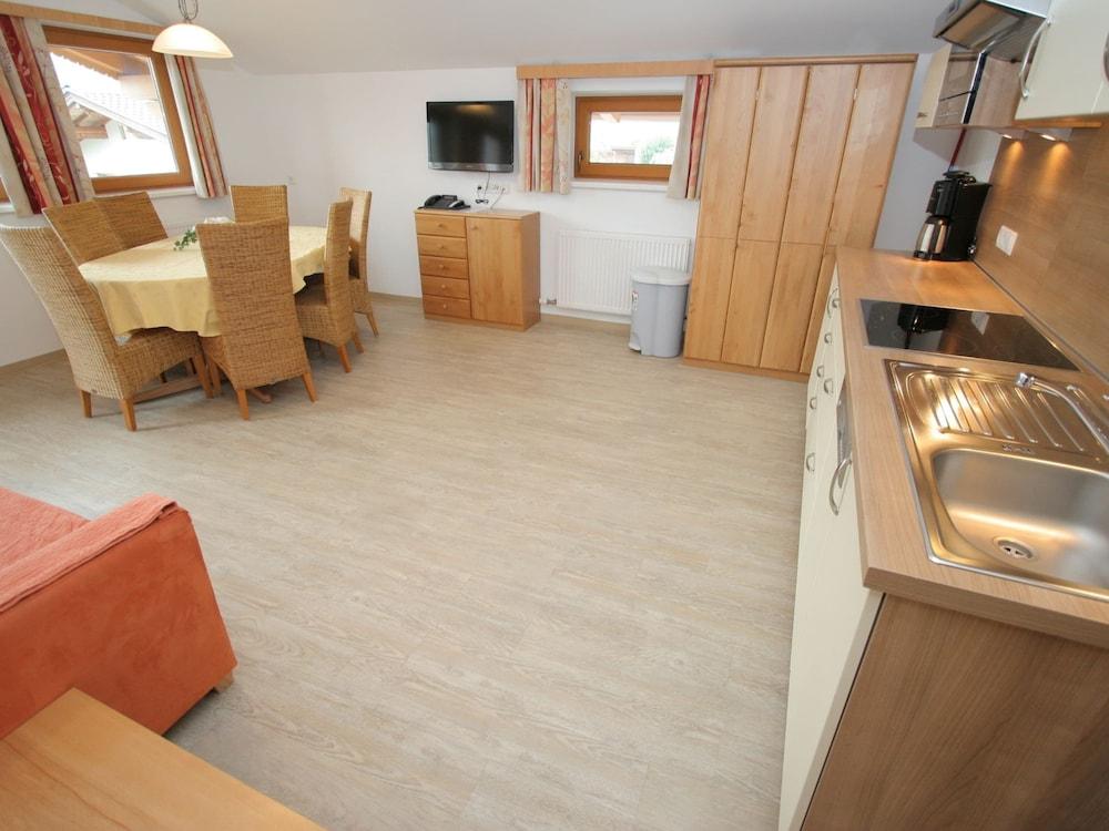 Spacious Apartment in Uderns near Ski Area