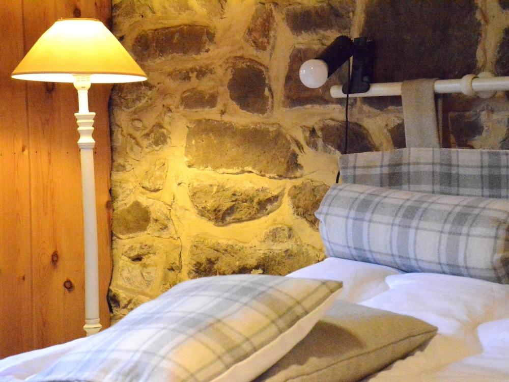 Holiday Home in Viroinval With Sauna