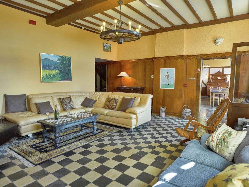 Spacious Holiday Home With Private Garden