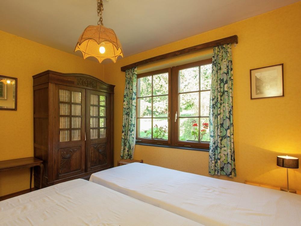 Hillside Stay Near Coo Fall