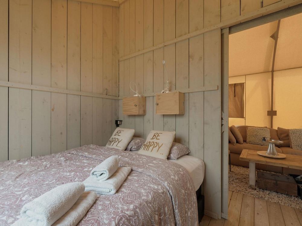 Cozy Tent Lodge in Pittem With Veranda,barbecue