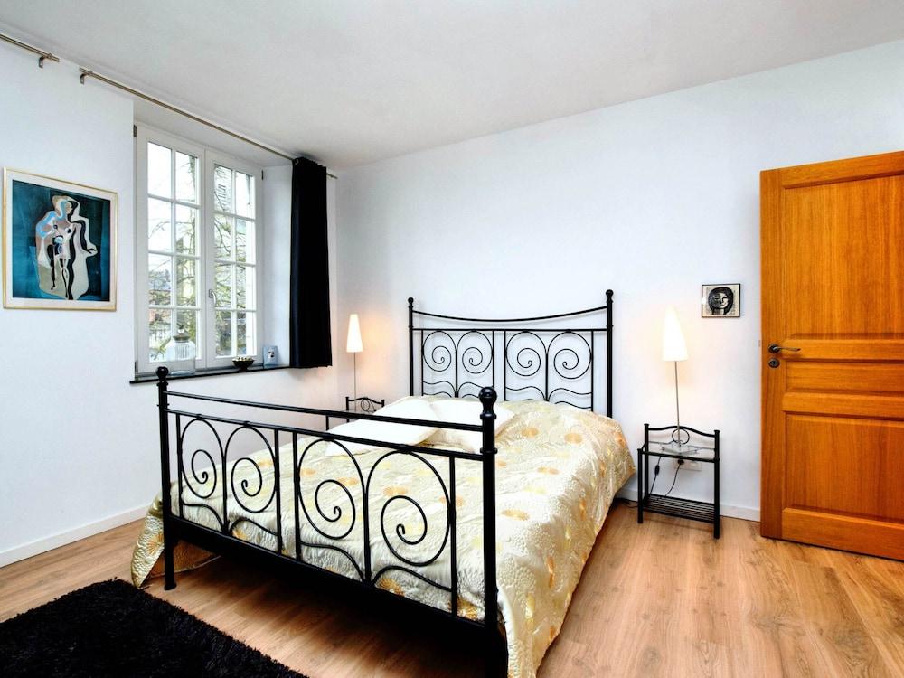 Countryside Escape for 9