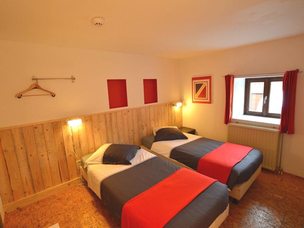 Rustic Farmhouse With Pool