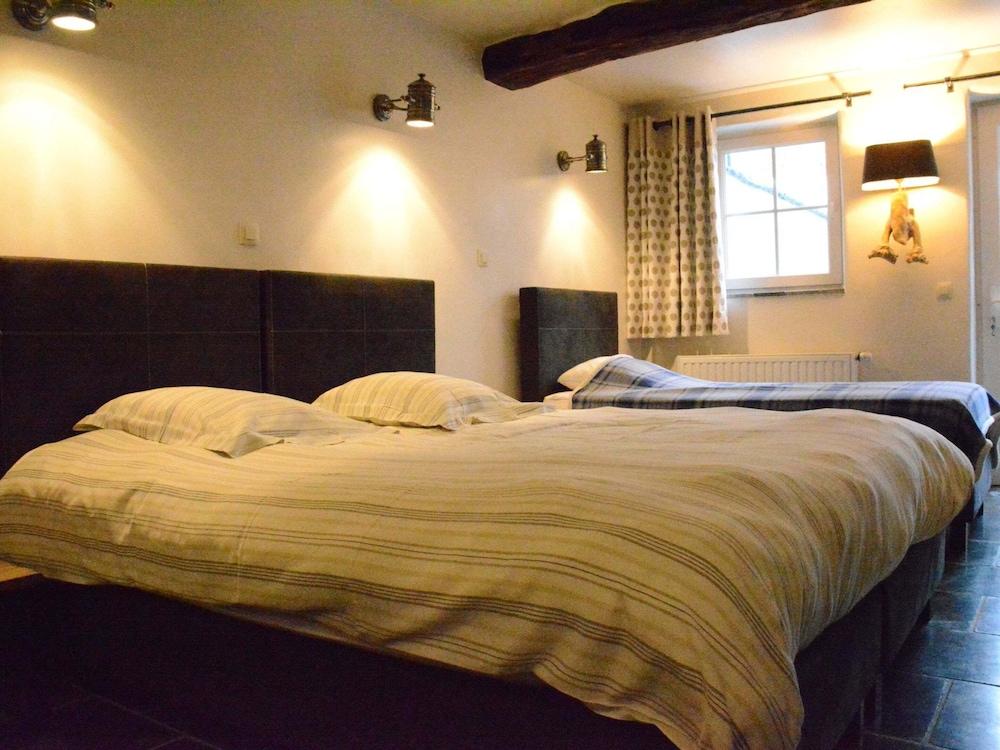 Villa With Hottub in Calm Area