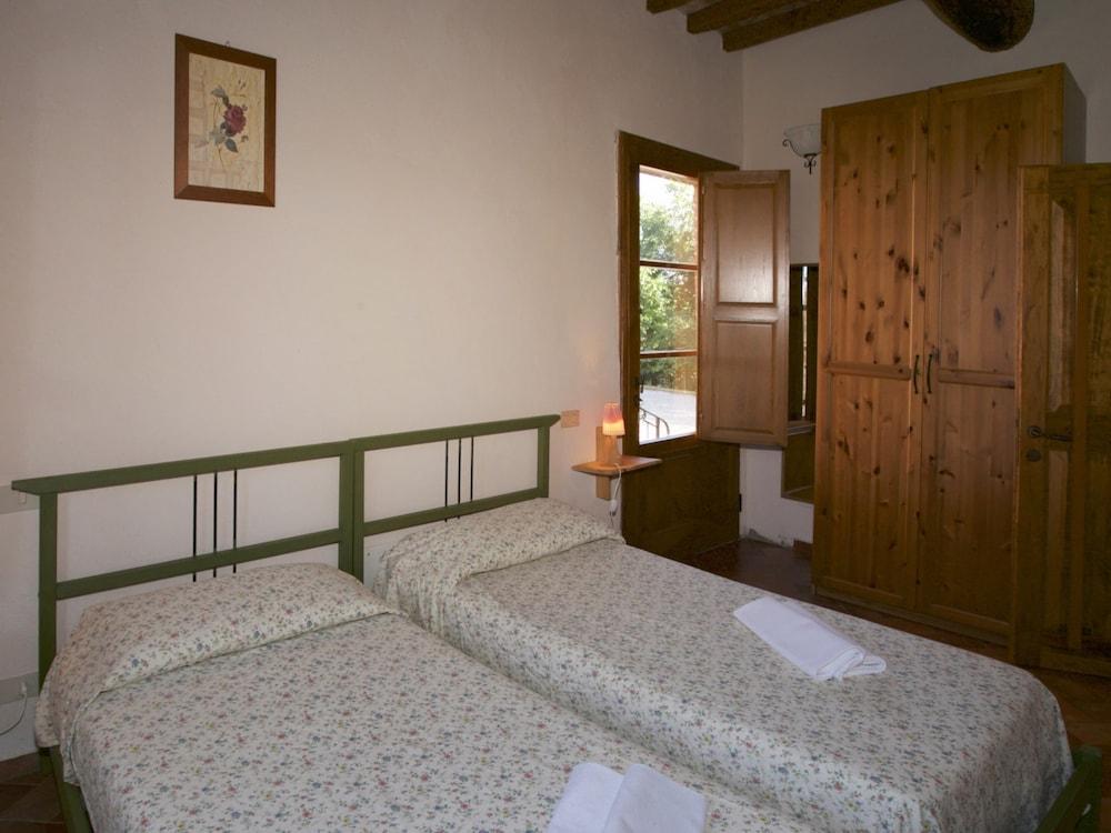 Tuscan Hilltop Farm Stay