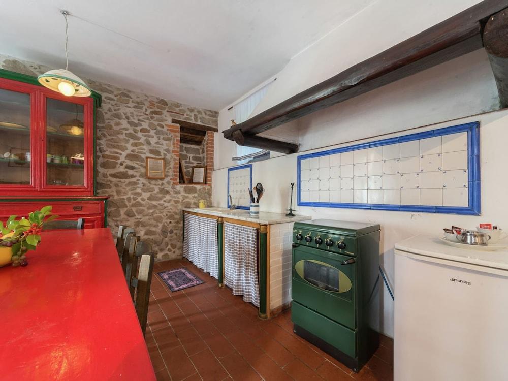 Rustic Chalet With Pool