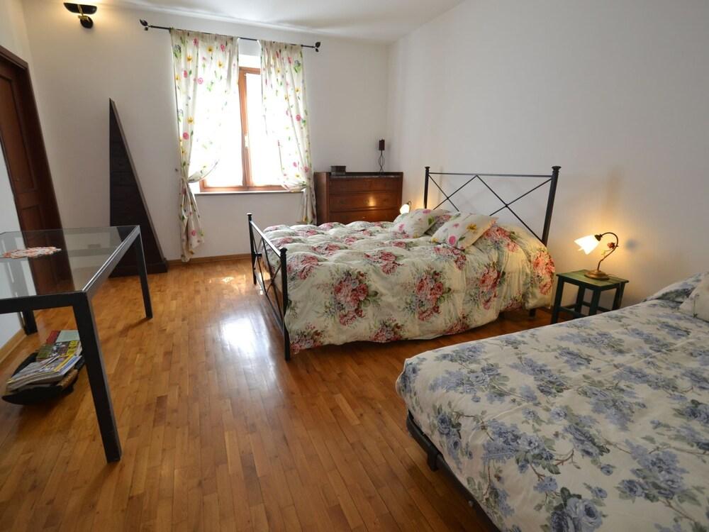 Charming Villa in Suvereto with Hot Tub