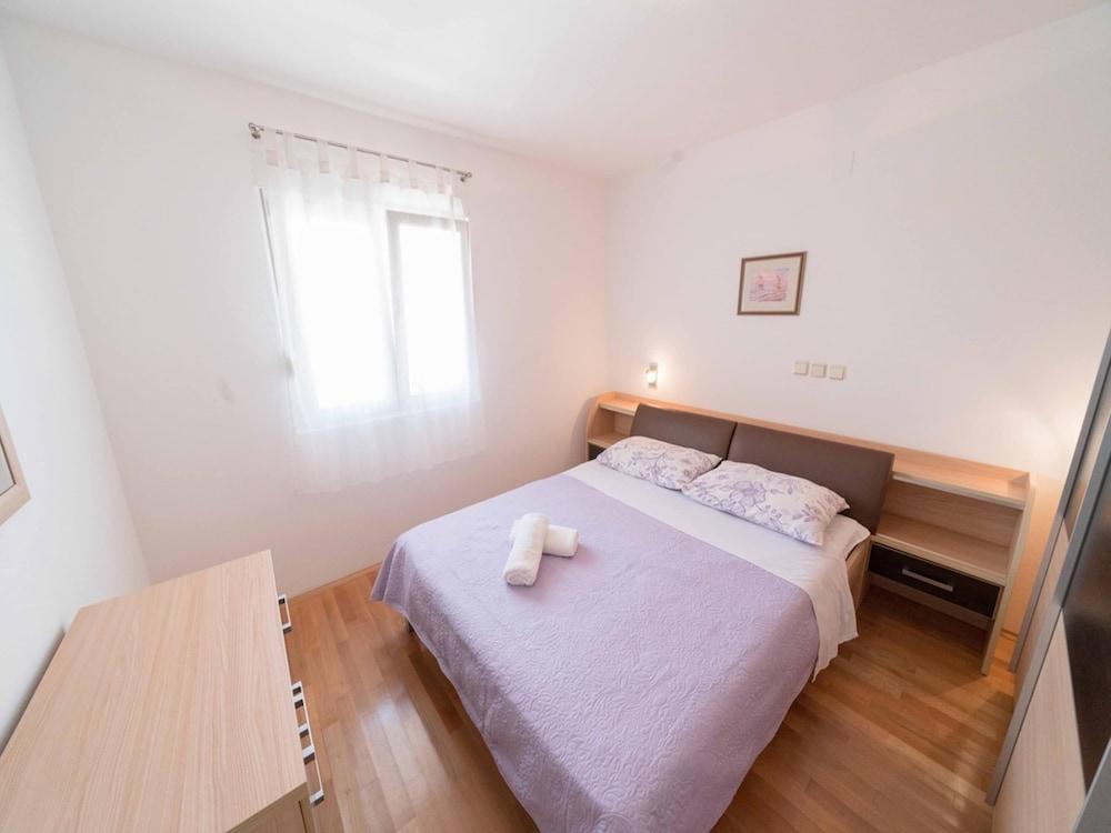 Capacious Holiday Home in Maslenica