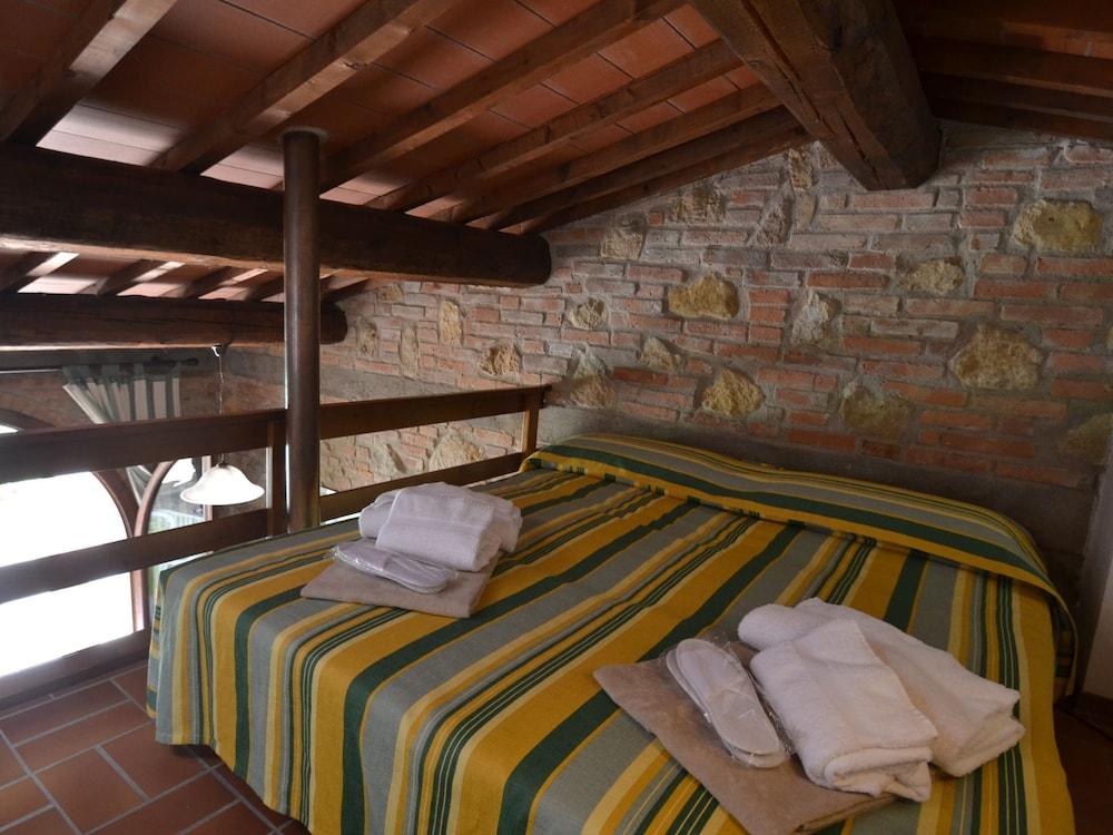 Montaione Oasis: Shared Villa