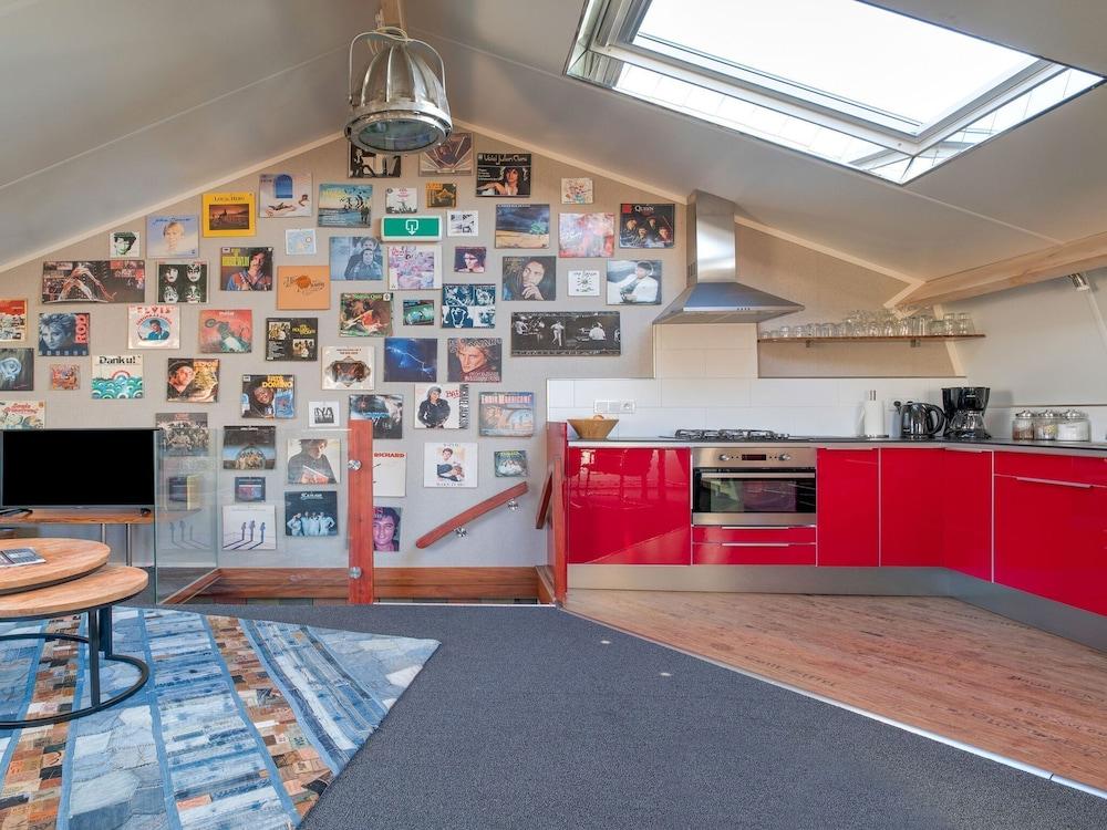 Home With Vinyls, Bikes and Waterways