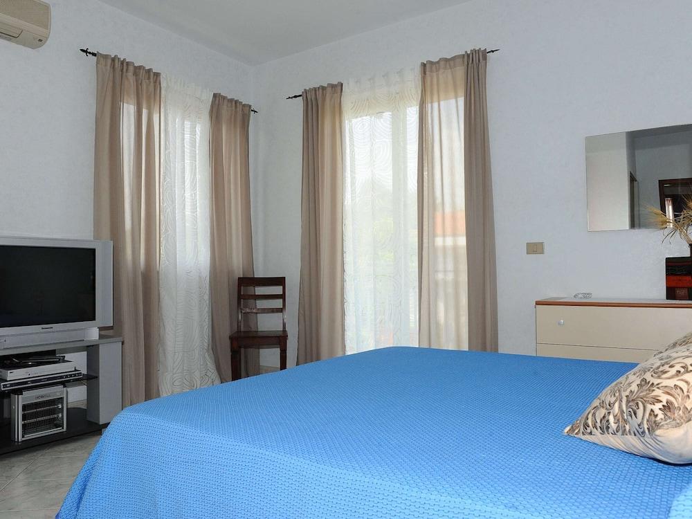 Villa in Sicily With Etna View and Pool