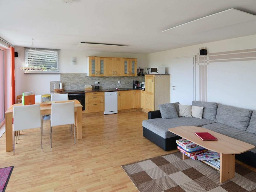 Chalet in Schnett Near Ski Slopes