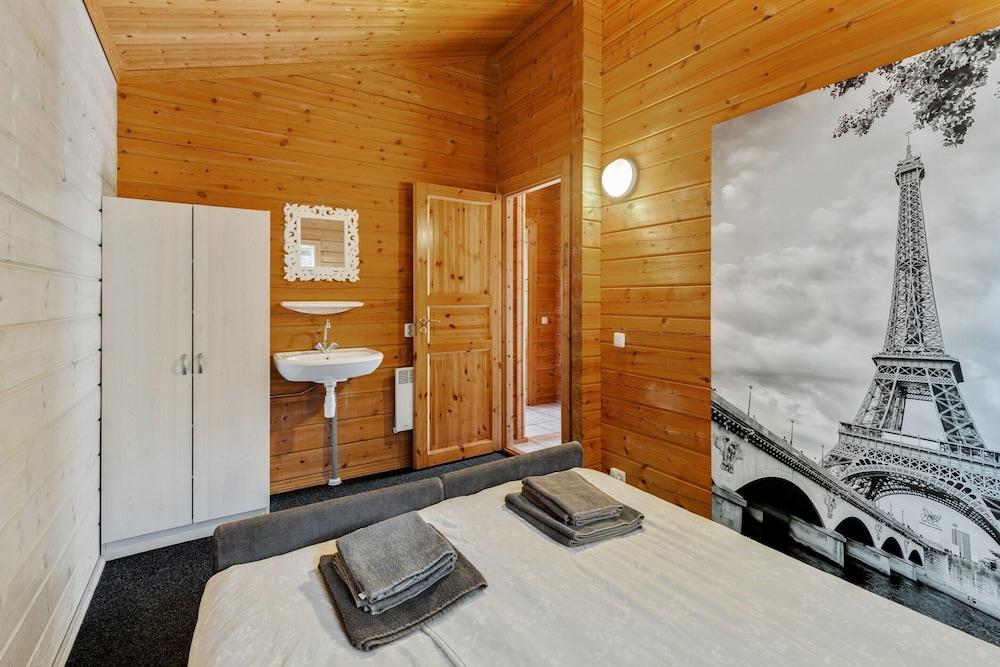 Chalet in Hulshorst Near Lake