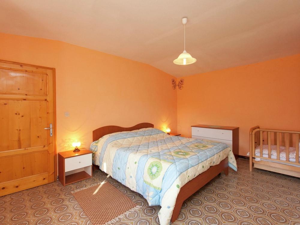 Belvilla by Oyo Pradaccio