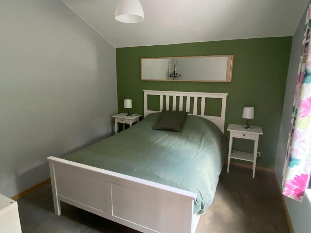 Spacious Chalet in Jalhay with Hot Tub