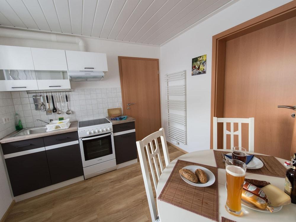Ruhiges Apartment mit Sauna, Burggen