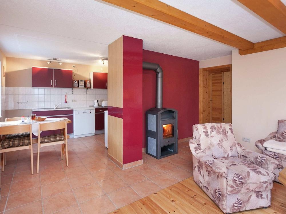 Quaint Holiday Home in Güntersberge near Lake