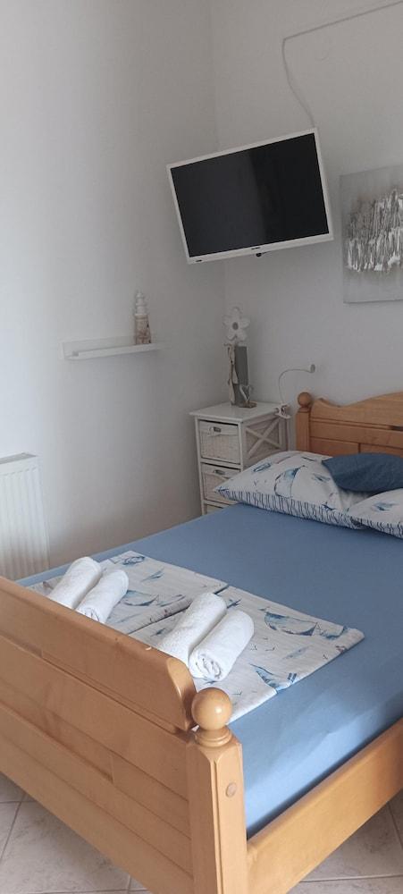 Apartment in Starigrad With Terrace