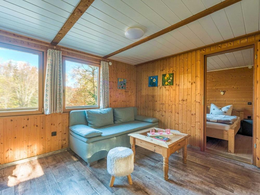 Hideaway With Lakeside Leisure