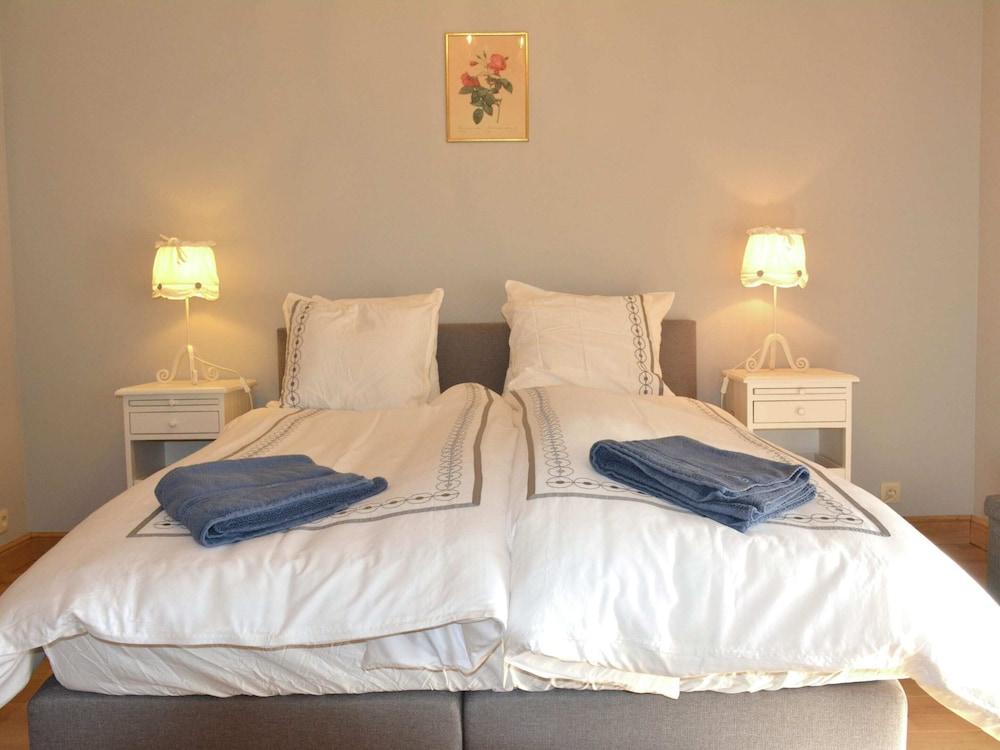 Charming Farmhouse in Ouffet for 7