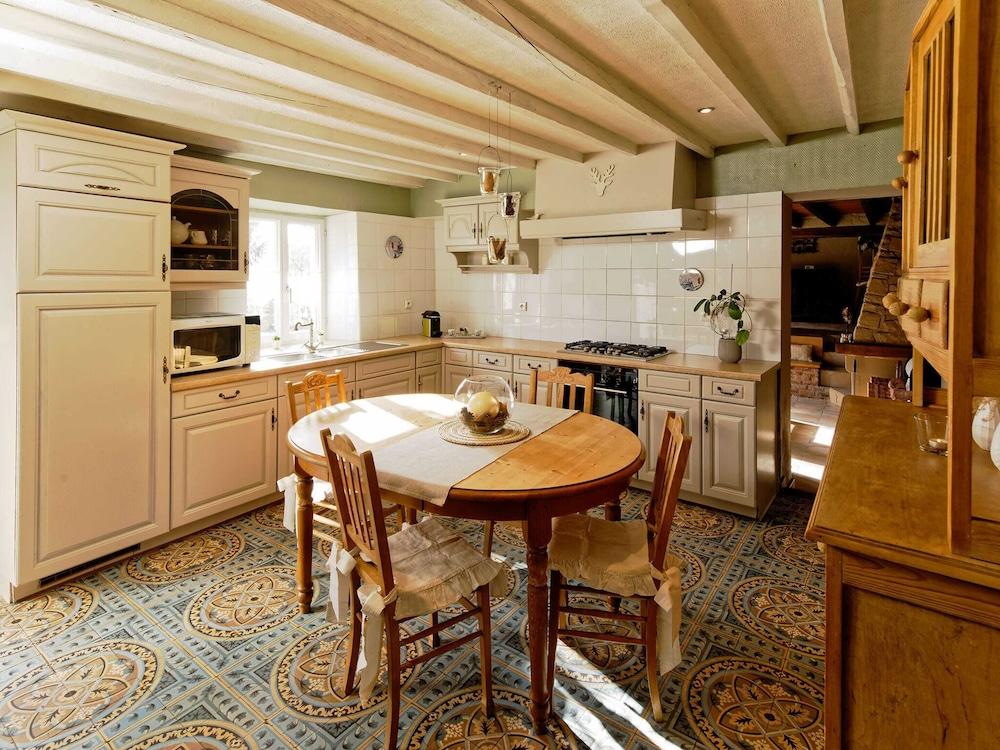 Charming Cottage in a Farm With Views