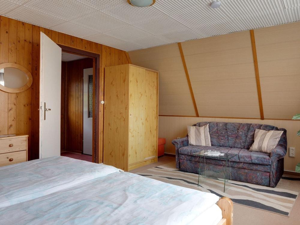 Finnhutte in Trusetal Near Waterfall