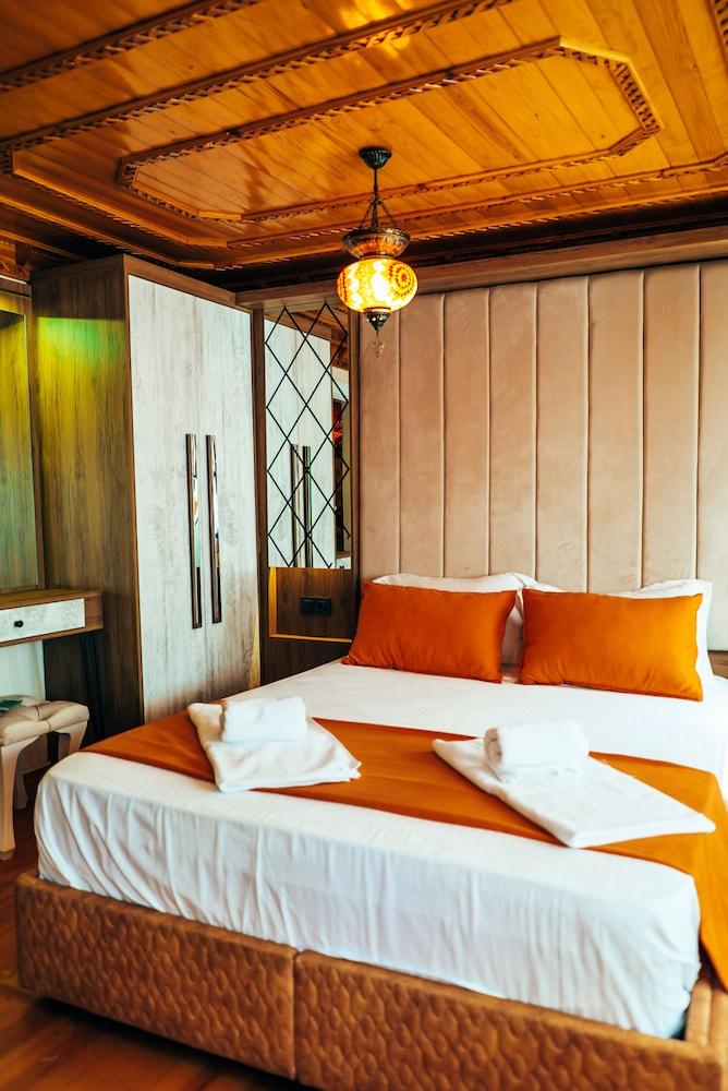 Astra Boutique Hotel