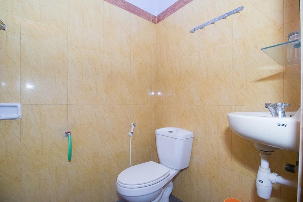 RedDoorz Syariah near Alun Alun Bojonegoro