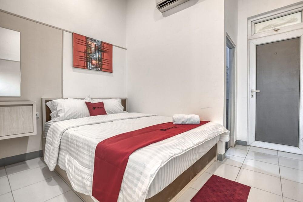 Formerly Reddoorz Near Binus Anggrek 2