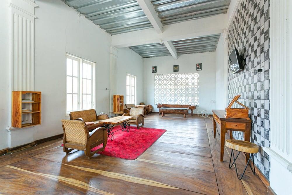 RedDoorz near Grojogan Sewu Tawangmangu